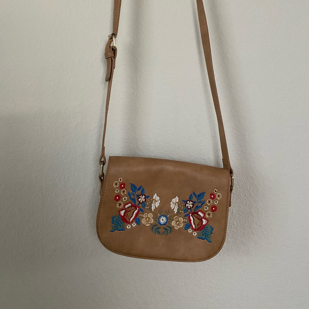Florally Embroidered Purse